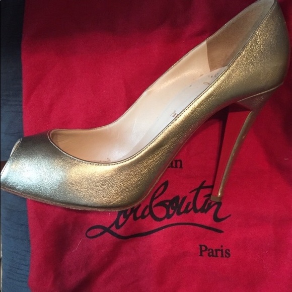 Christian Louboutin Shoes - 💥SALE💥Christian Louboutin peep toe pumps